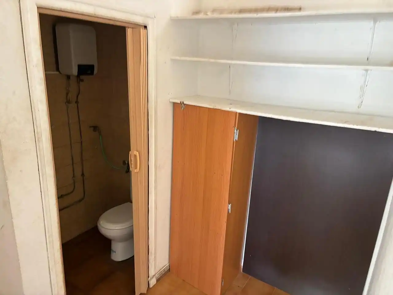 Bany de Local de lloguer en Cádiz amb Aire condicionat