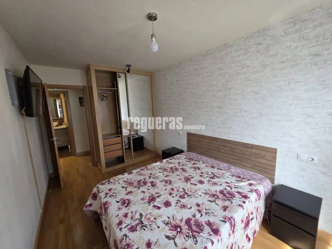 Habitación de Apartamento de alquiler en Avilés con Calefacción y Trastero