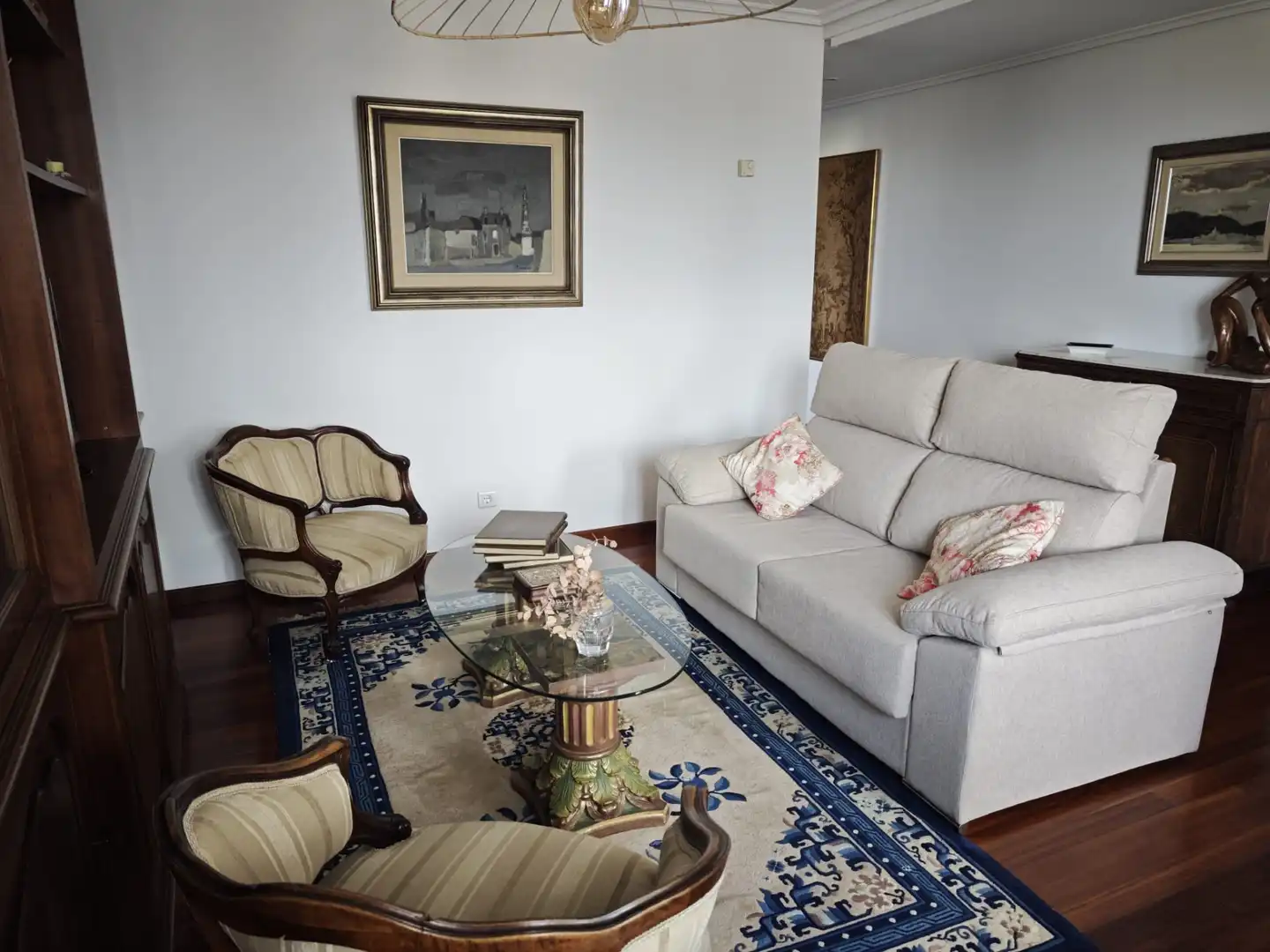 Sala d'estar de Pis de lloguer en Santander amb Calefacció, Parquet i Moblat