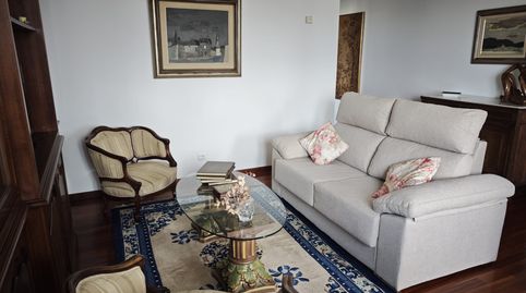 Foto 2 de Piso de alquiler en Valdenoja, Santander