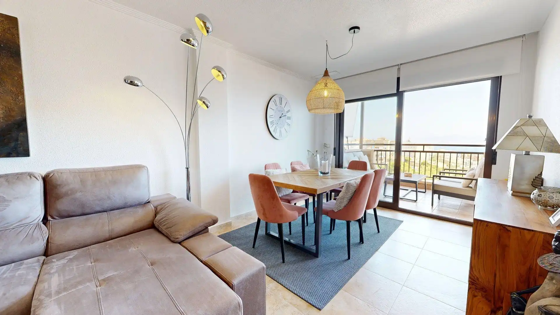 Comedor de Apartamento de alquiler en Elche / Elx con Aire acondicionado, Calefacción y Jardín privado