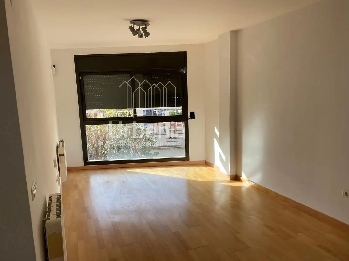 Sala d'estar de Dúplex en venda en Gelida amb Aire condicionat, Terrassa i Moblat