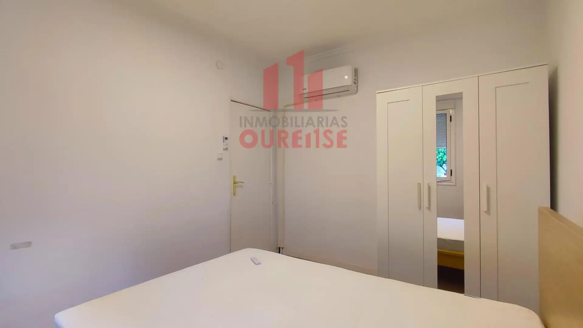 Dormitori de Casa o xalet de lloguer en Ourense Capital  amb Calefacció, Traster i Moblat