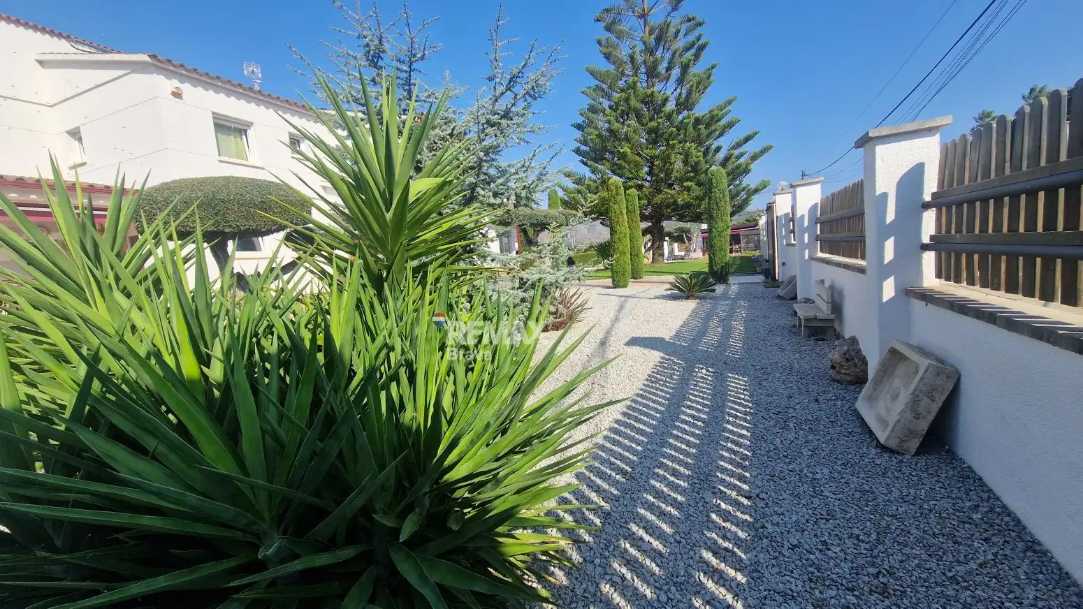 Garden of Houses for sale in Roses  with Air Conditioner, Private garden and Parquet flooring