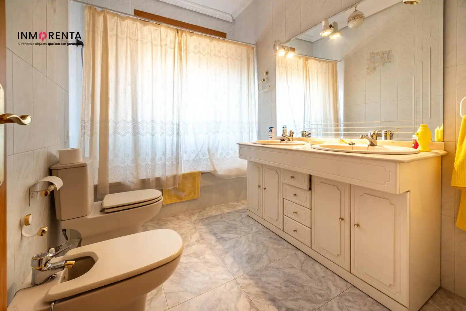 Baño de Casa adosada en venta en La Mata con Calefacción, Terraza y Amueblado