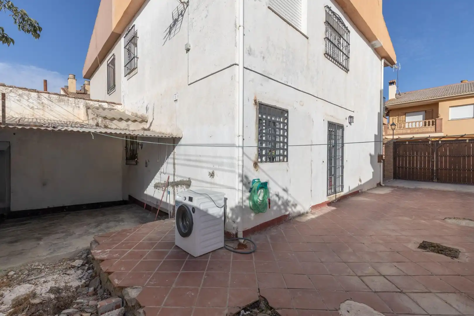 Vista exterior de Casa adosada en venda en La Malahá amb Terrassa