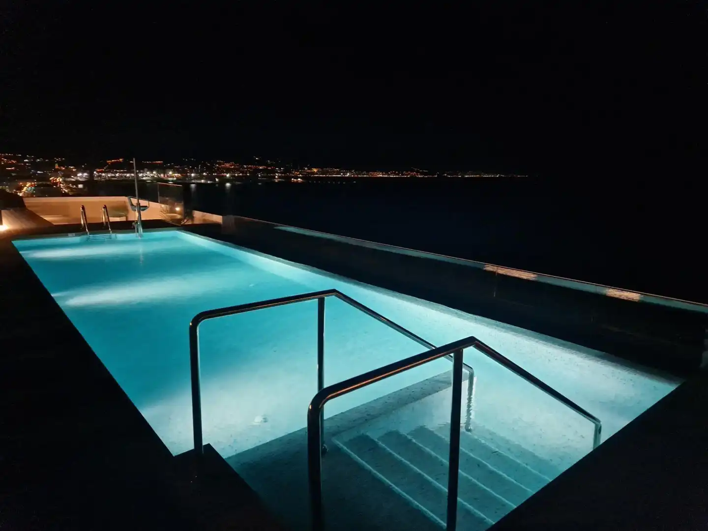Piscina de Pis de lloguer en Málaga amb Aire condicionat, Calefacció i Terrassa