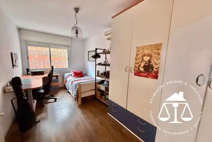 Dormitori de Casa o xalet en venda en Sant Boi de Llobregat amb Aire condicionat, Calefacció i Jardí privat