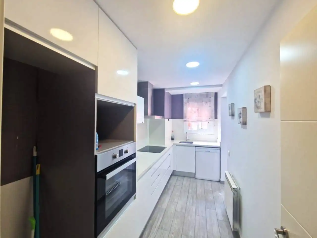 Kitchen of Flat for rent in Cerdanyola del Vallès  with Air Conditioner, Heating and Parquet flooring