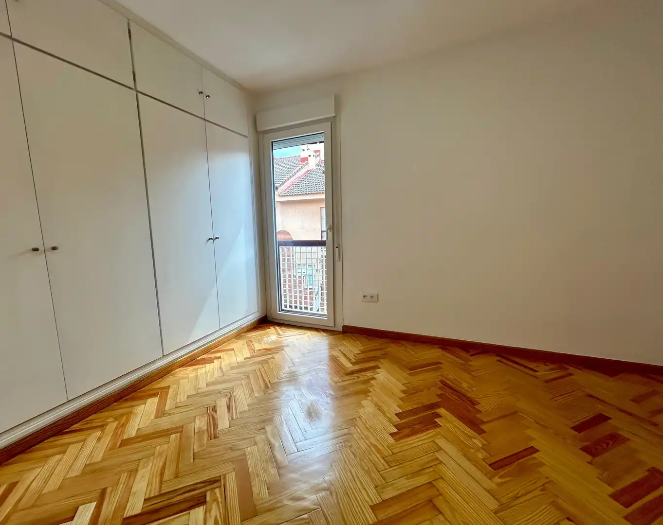 Dormitori de Casa adosada en venda en La Lastrilla  amb Calefacció, Jardí privat i Parquet