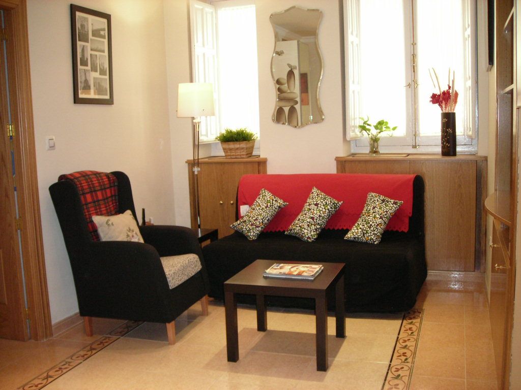 Living room of Apartment to rent in  Granada Capital  with Air Conditioner, Heating and Parquet flooring