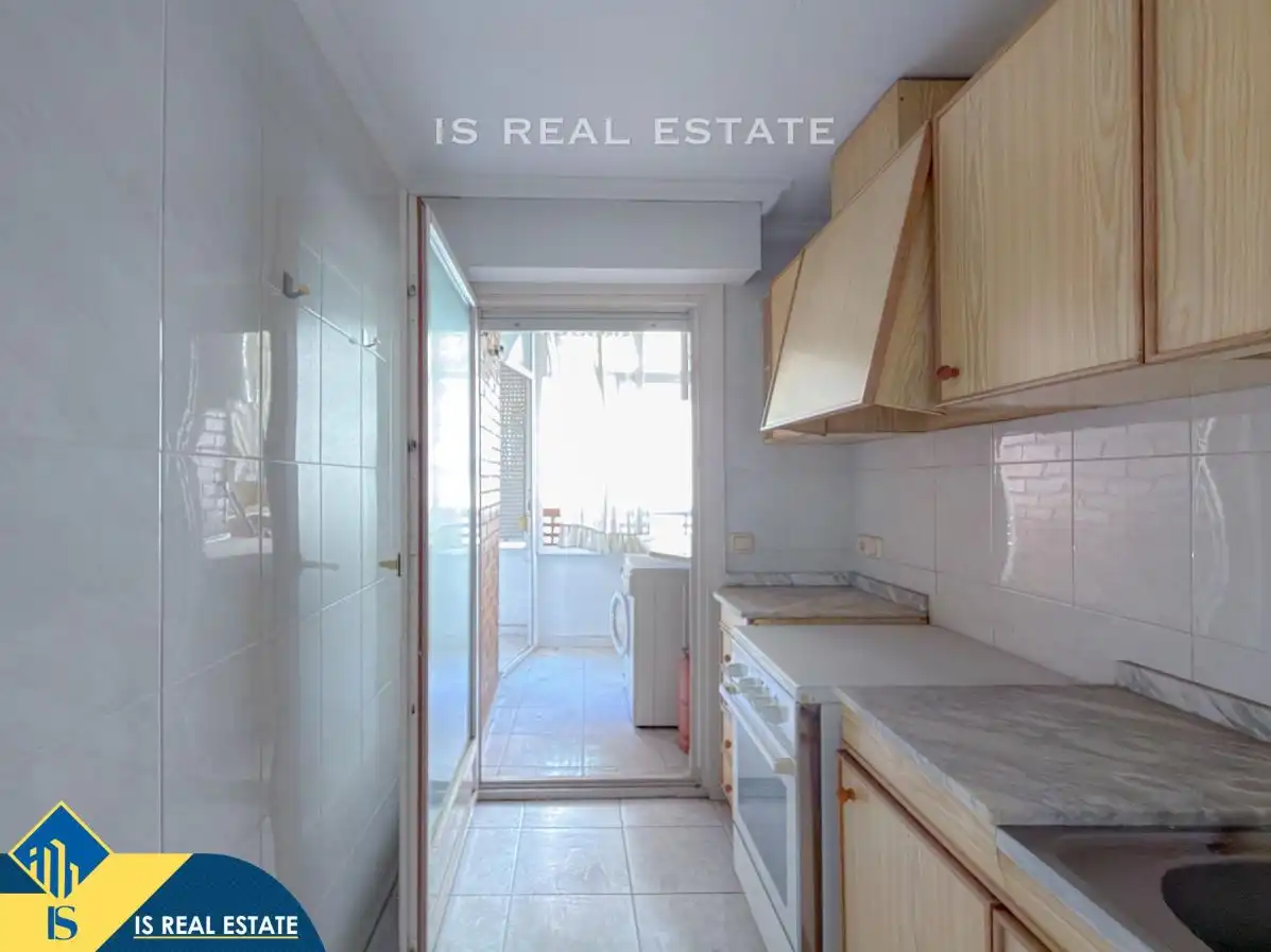 Cocina de Apartamento en venta en Torrevieja con Calefacción, Terraza y Amueblado