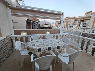 Baixos amb balcó de lloguer a Nueva Torrevieja - Aguas Nuevas