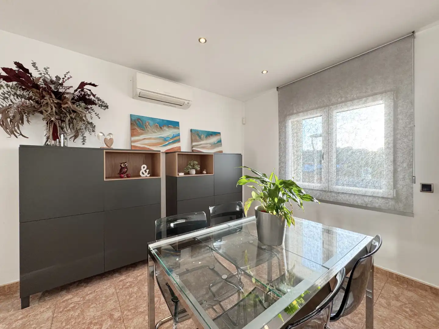 Esszimmer von Einfamilien-Reihenhaus zum Verkauf in L'Escala mit Klimaanlage und Terrasse