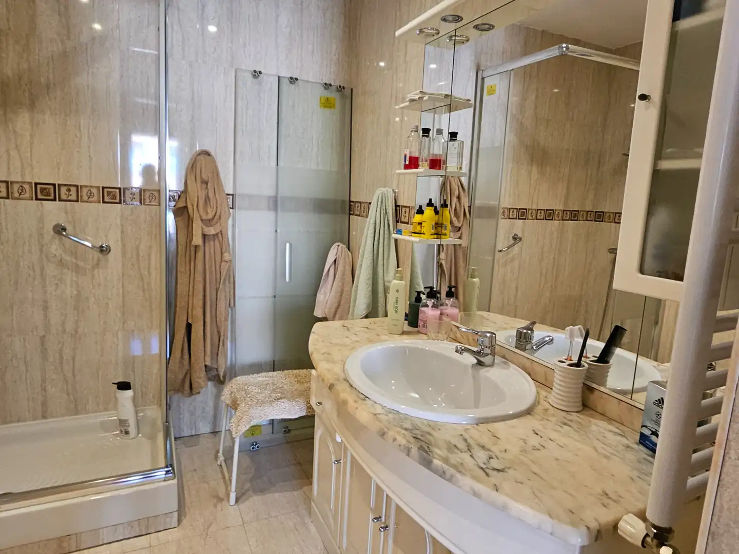 Bathroom of Flat for rent in Madrid  with Air Conditioner, Heating and Furnished