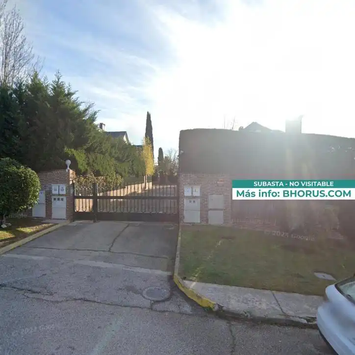 Vista exterior de Casa o chalet en venta en Las Rozas de Madrid con Jardín privado y Piscina