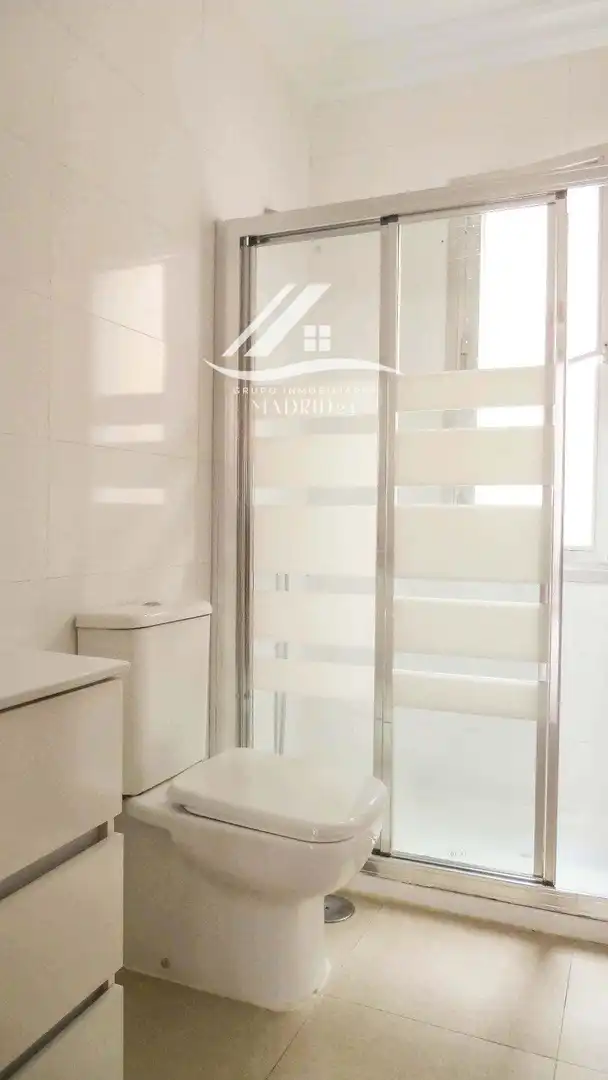 Baño de Piso en venta en Madrid con Aire acondicionado y Calefacción