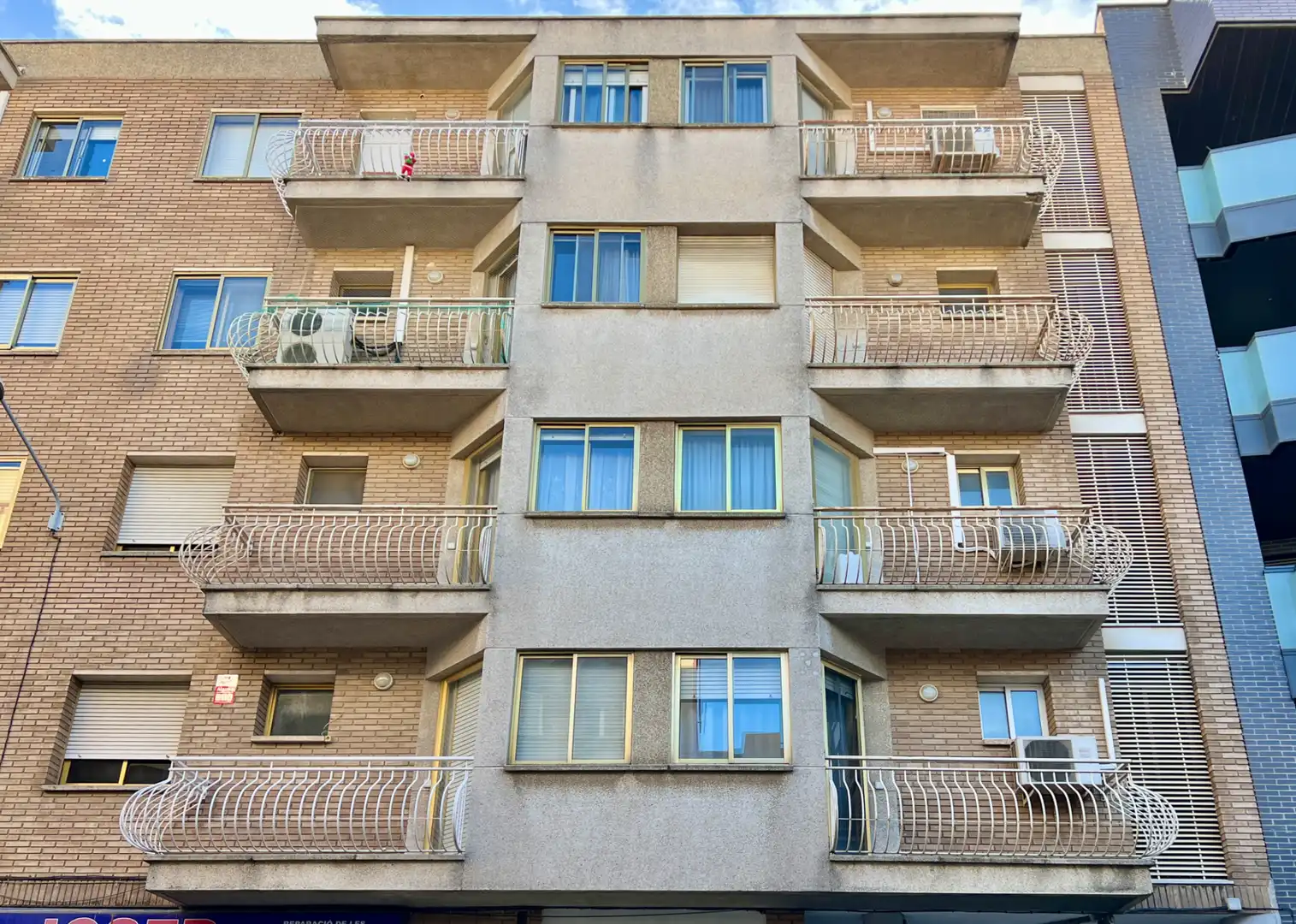 Vista exterior de Pis en venda en Reus amb Calefacció, Terrassa i Forn