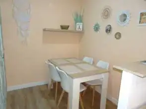 Comedor de Piso de alquiler en Gijón  con Calefacción, Parquet y Amueblado