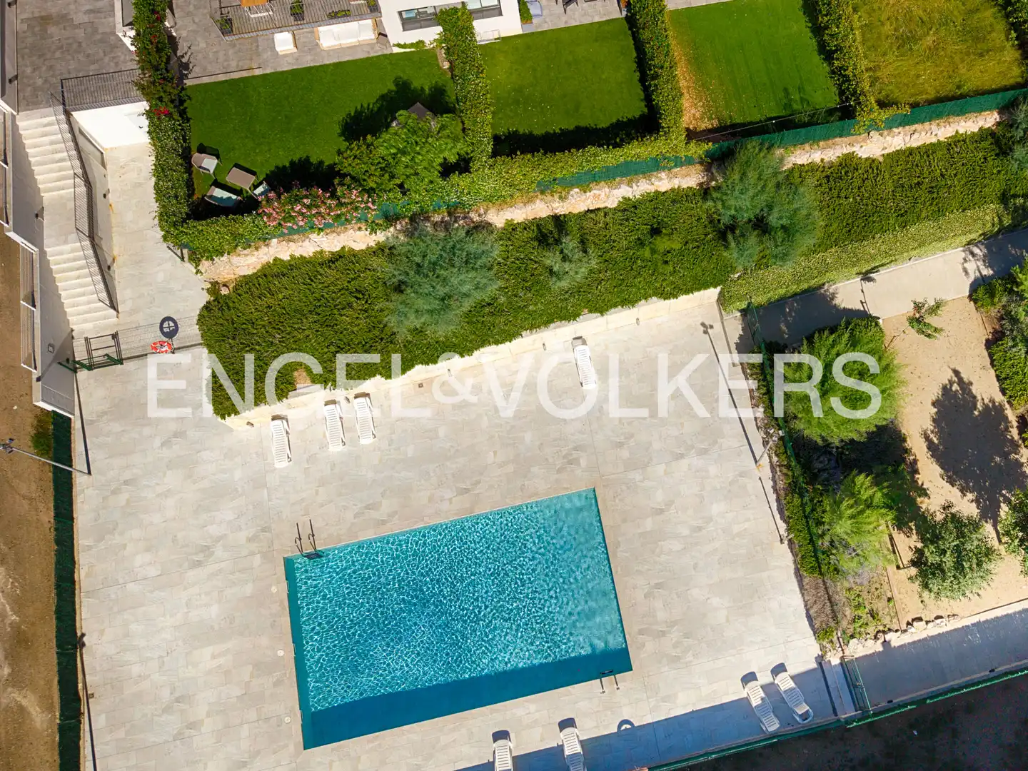 Piscina de Planta baixa en venda en El Port de la Selva amb Aire condicionat, Calefacció i Jardí privat