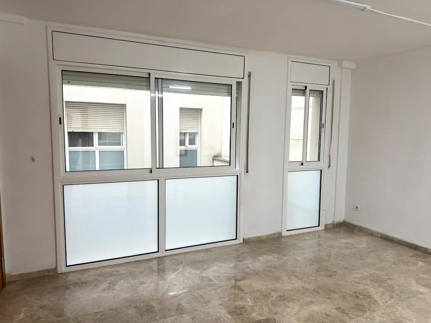 Wohnung zum Verkauf in Barcelona mit Heizung, Terrasse und Alarm