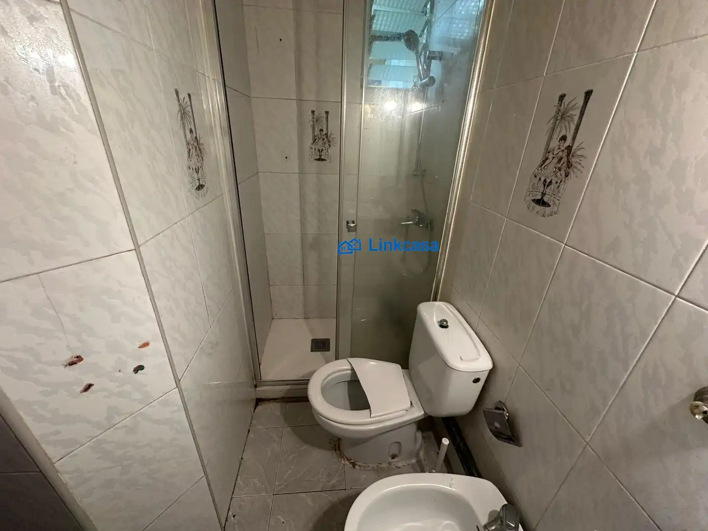 Bathroom of Flat for sale in Madrid  with Air Conditioner, Heating and Balcony