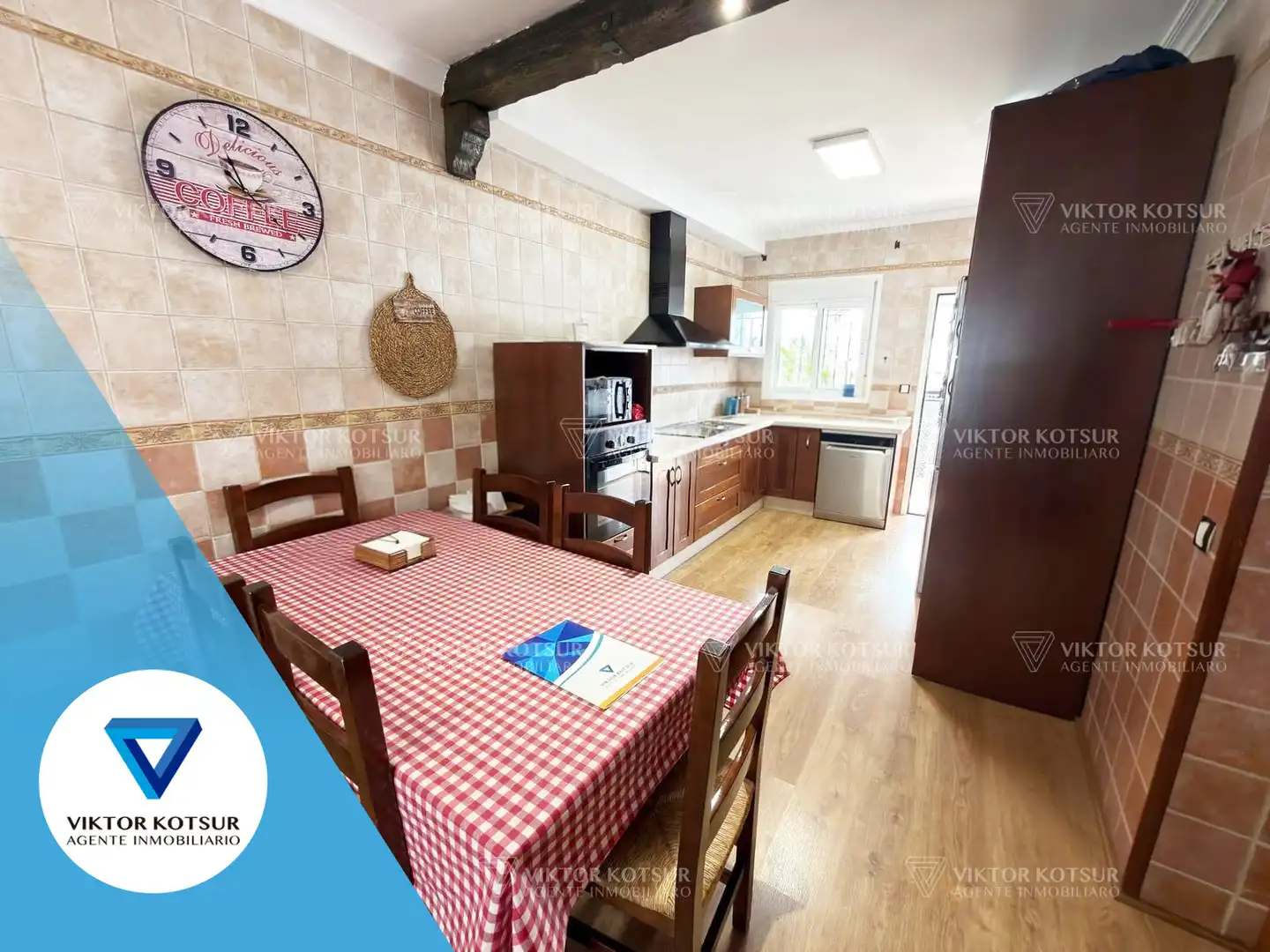 Kitchen of Detached homes for sale in Roquetas de Mar  with Air Conditioner, Terrace and Storage room
