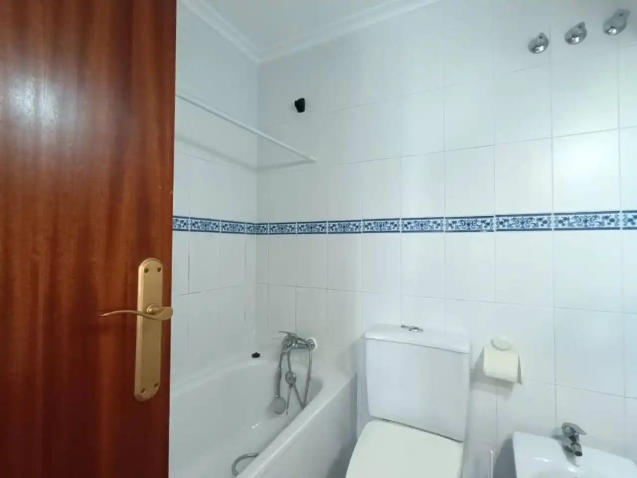 Bathroom of Flat for rent in El Campello  with Air Conditioner, Terrace and Furnished