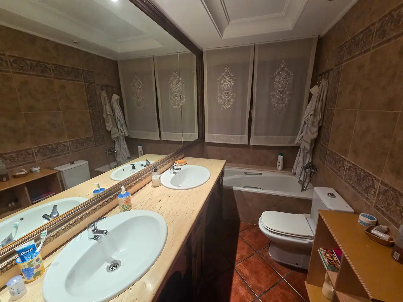 Bany de Casa o xalet en venda en Elche / Elx amb Jardí privat, Terrassa i Piscina
