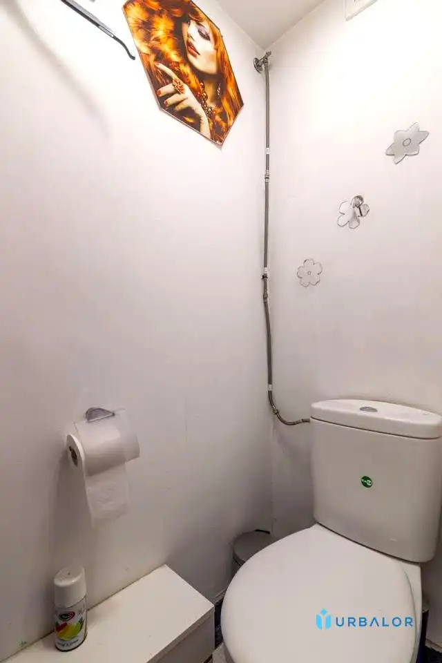 Badezimmer von Geschaftsraum zur Miete in Latina