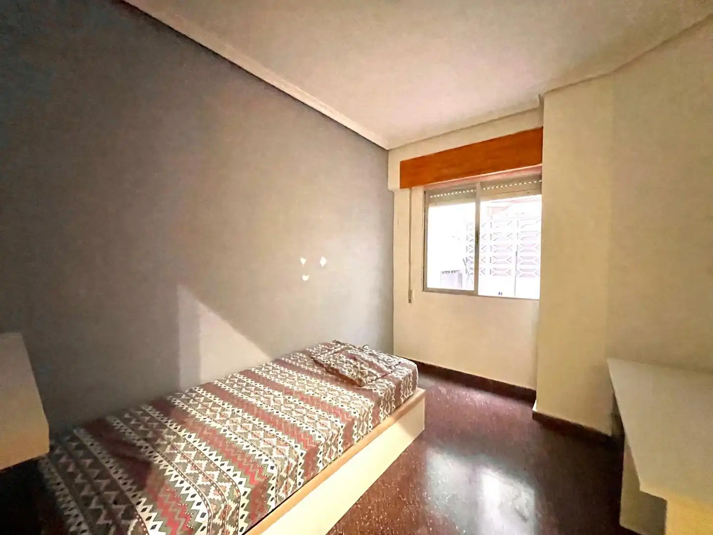 Habitación de Planta baja en venta en Elche / Elx con Balcón y Alarma