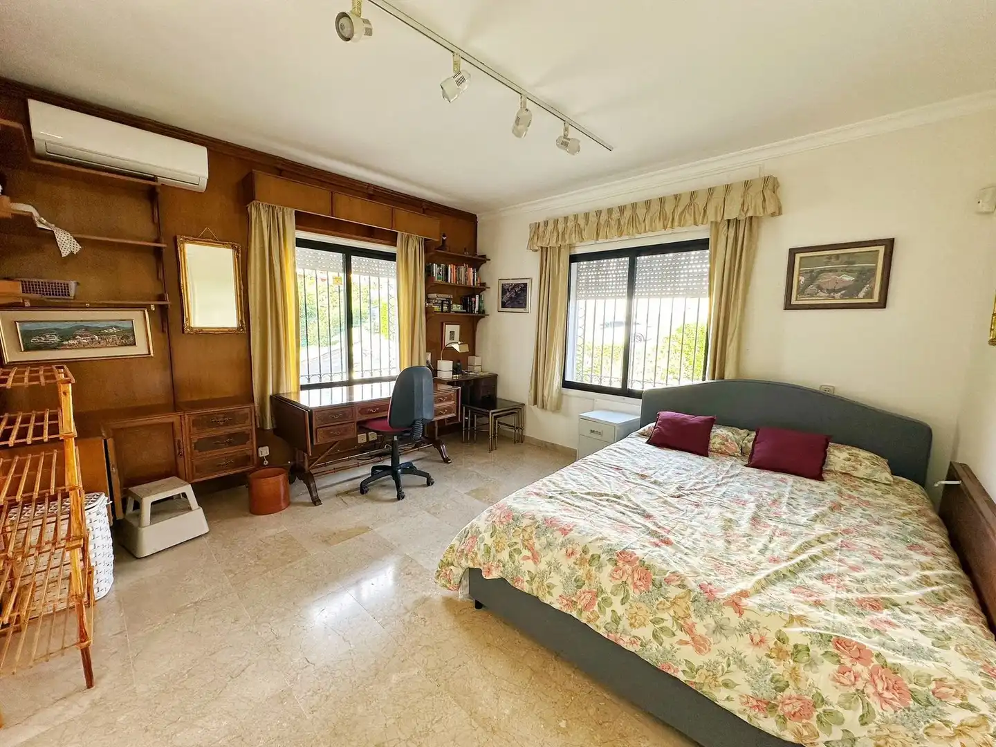 Habitación de Casa o chalet de alquiler en Estepona con Aire acondicionado, Jardín privado y Piscina