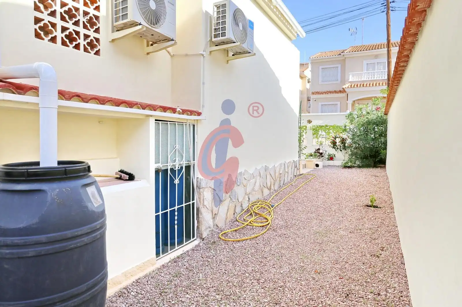 Vista exterior de Casa o xalet en venda en San Fulgencio amb Aire condicionat, Calefacció i Jardí privat