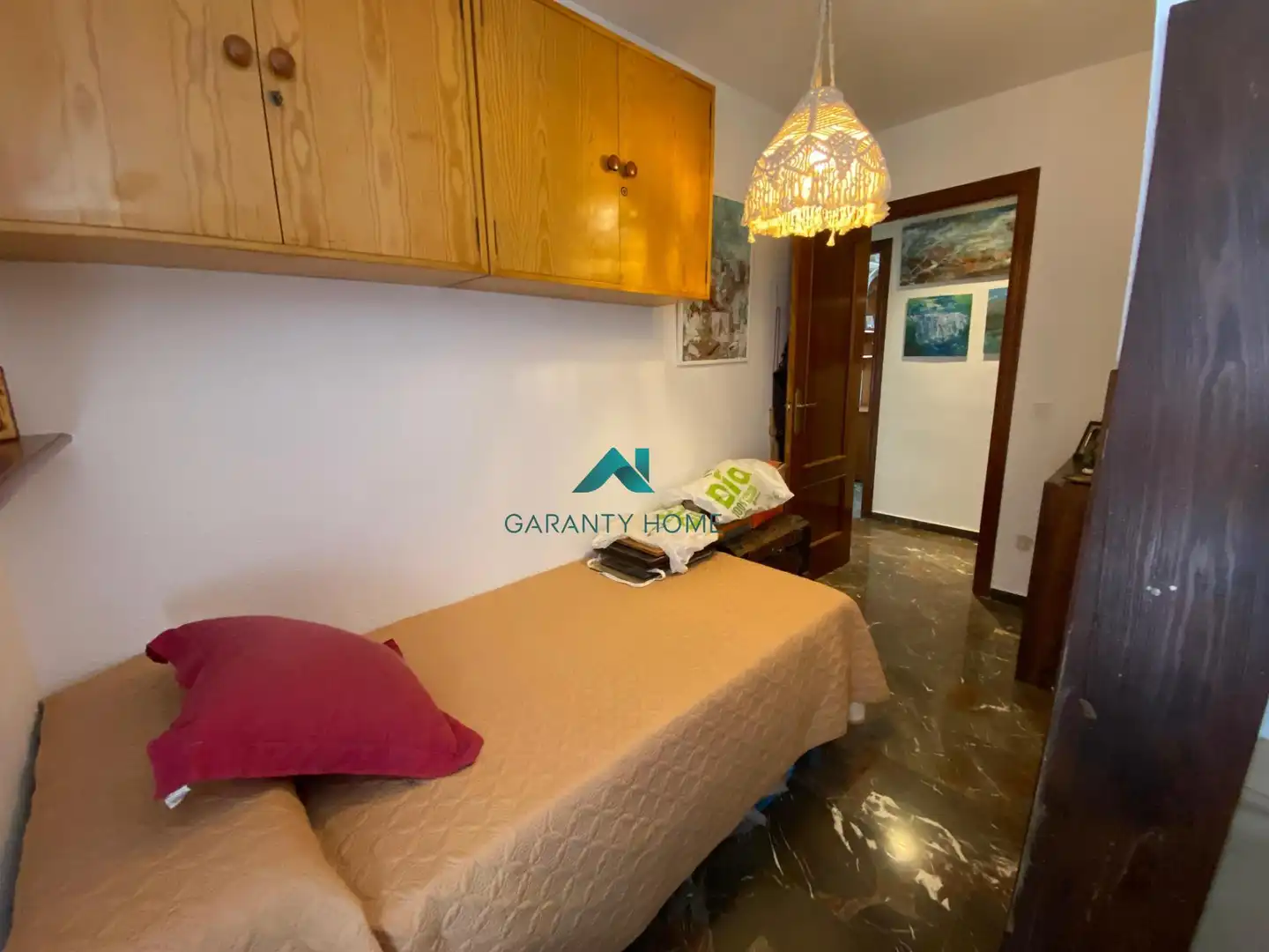 Wohnung zum Verkauf in Jaén mit Klimaanlage, Heizung und Balkon