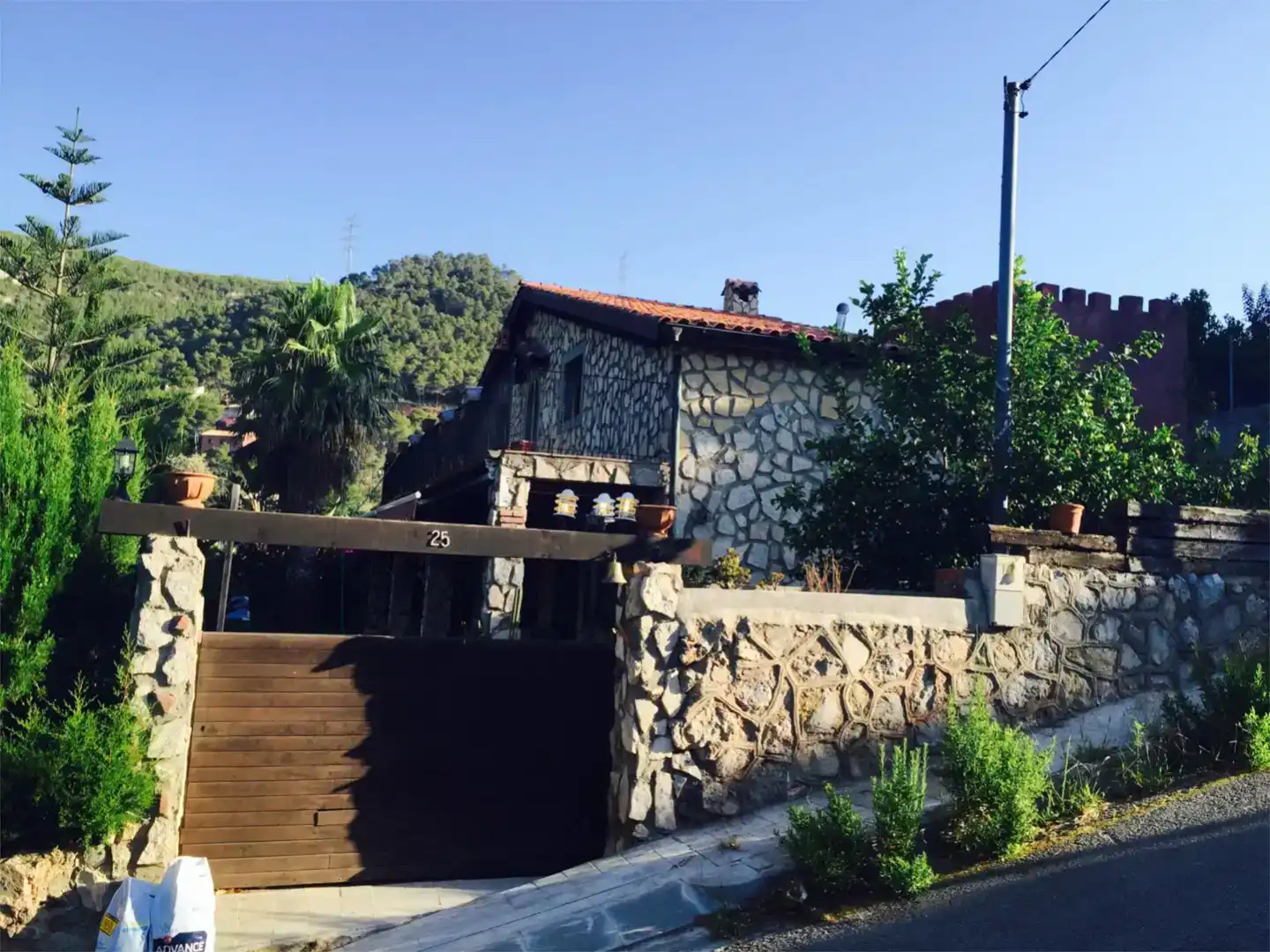 Vista exterior de Pis en venda en Torrelles de Llobregat amb Jardí privat, Parquet i Traster