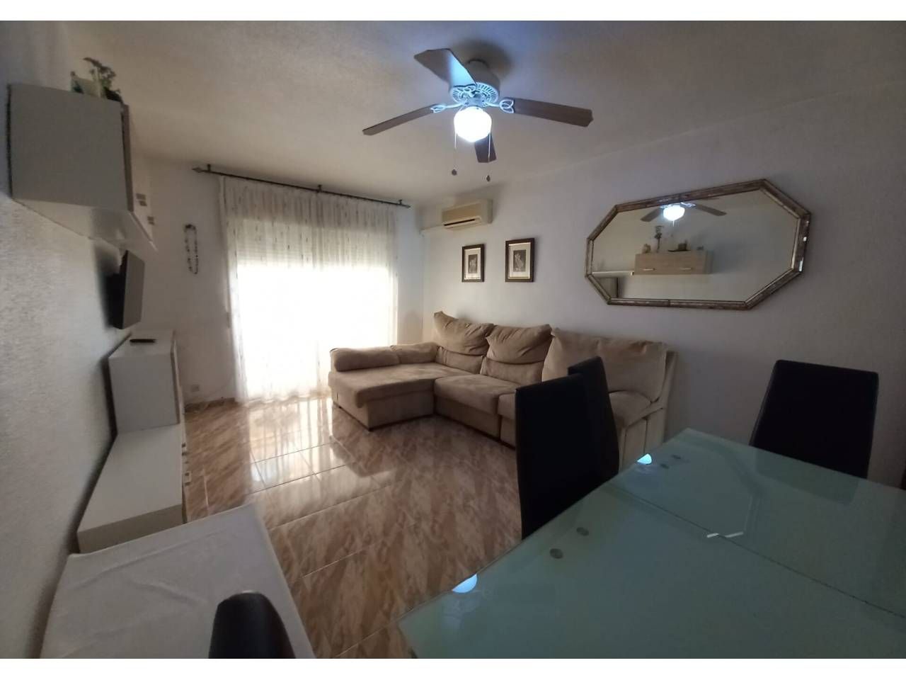 Living room of Flat to rent in  Granada Capital  with Air Conditioner, Heating and Terrace