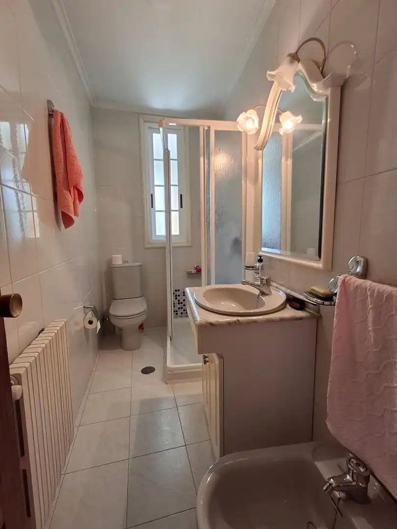 Bany de Casa o xalet en venda en Ourense Capital  amb Moblat