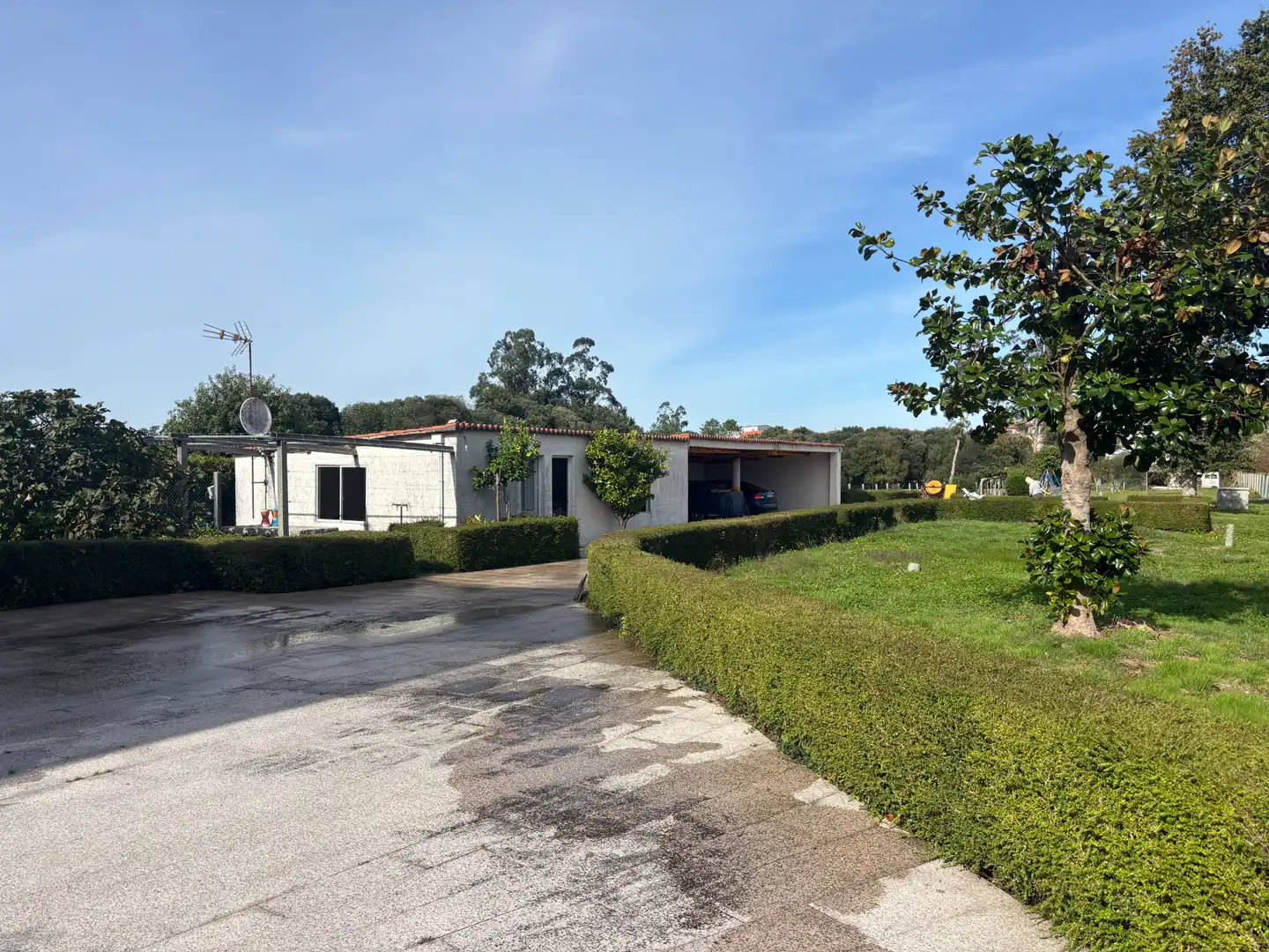Vista exterior de Casa o chalet en venta en Santiago de Compostela  con Calefacción, Jardín privado y Parquet