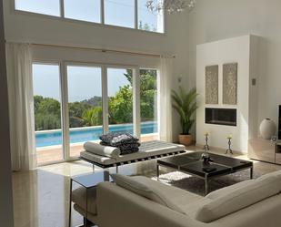 Living room of House or chalet for sale in Estepona  with Air Conditioner, Private garden and Terrace