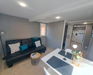 Living room of Flat for sale in Ourense Capital   with Parquet flooring, Furnished and Oven