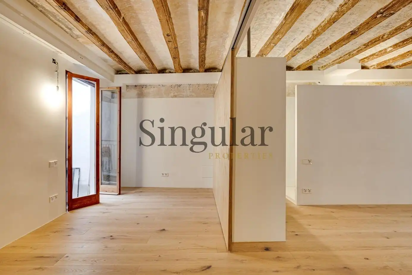 Schlafzimmer von Maisonette zum Verkauf in Barcelona mit Heizung, Terrasse und Abstellraum