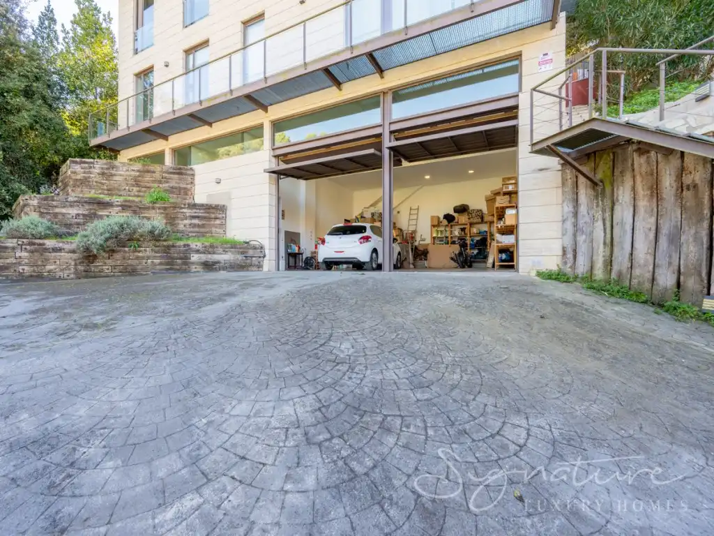 Vista exterior de Casa o xalet en venda en Barcelona amb Aire condicionat