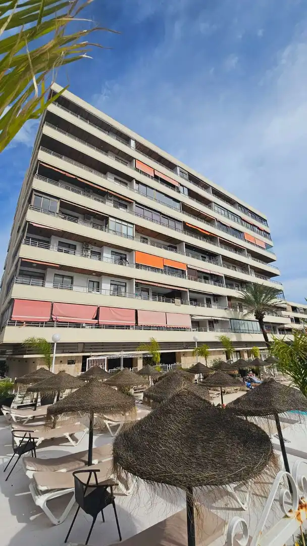 Vista exterior de Apartamento en venta en Torremolinos con Aire acondicionado, Calefacción y Piscina