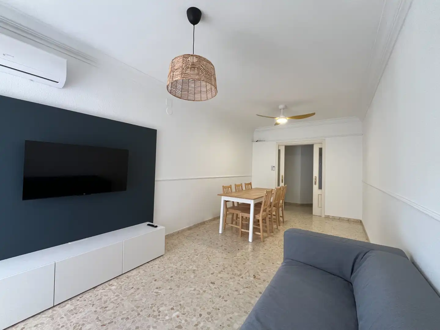 Sala de estar de Piso de alquiler en Salobreña con Aire acondicionado, Terraza y Amueblado