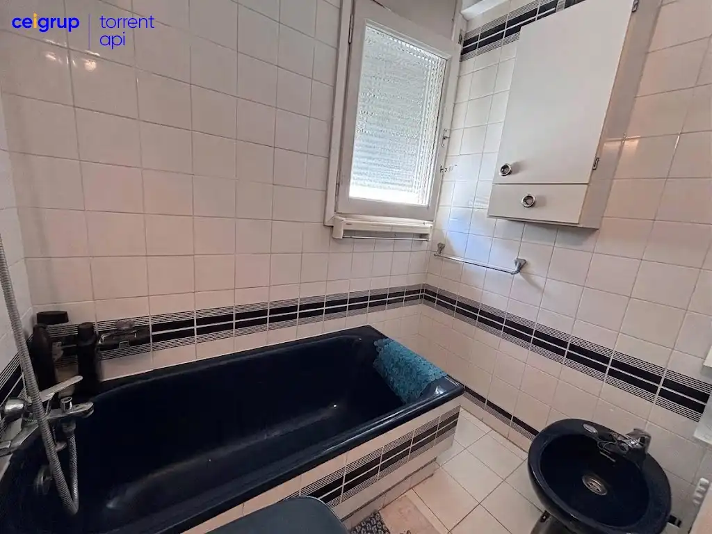 Bathroom of Flat for sale in L'Escala  with Terrace, Swimming Pool and Furnished