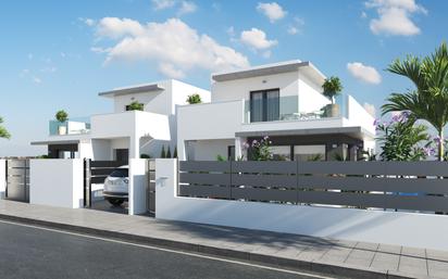 Vista exterior de Casa o xalet en venda en Daya Nueva amb Jardí privat, Terrassa i Piscina