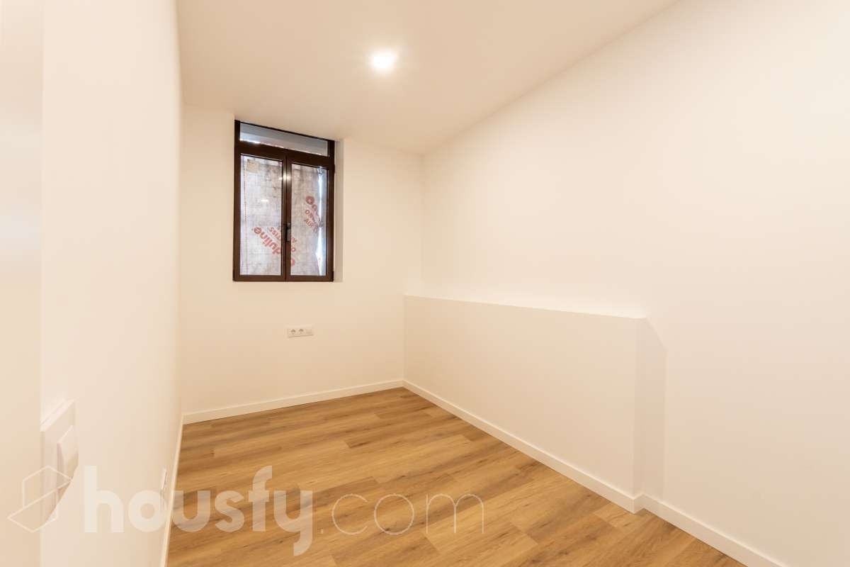 Bedroom of Planta baja for sale in Vilanova i la Geltrú  with Air Conditioner, Heating and Parquet flooring