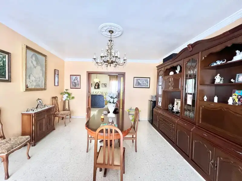 Menjador de Casa o xalet en venda en Málaga amb Aire condicionat, Terrassa i Moblat