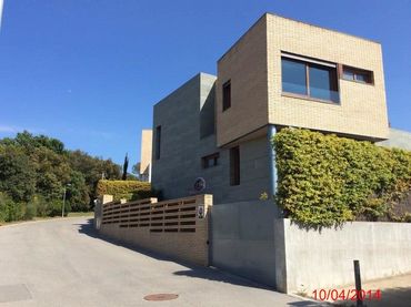 Villa mit Pool zum Verkauf in Carrer Frederic Marès 4