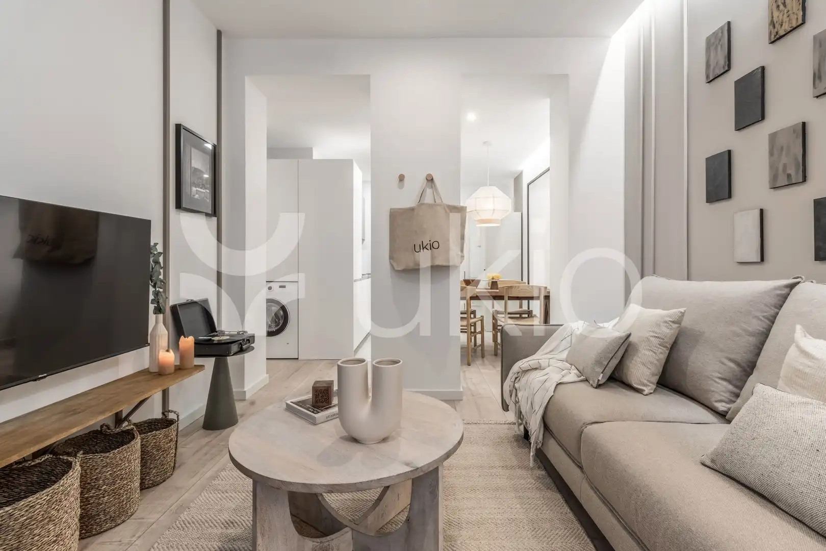 Sala de estar de Apartamento de alquiler en Madrid con Aire acondicionado, Calefacción y Amueblado